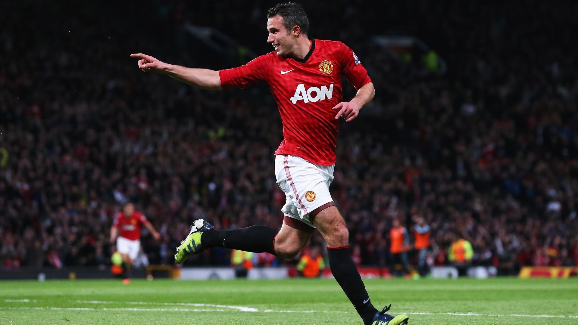 奥斯梅恩复出首秀出彩，达拉斯独行侠主场血战曼联，豪取40连胜